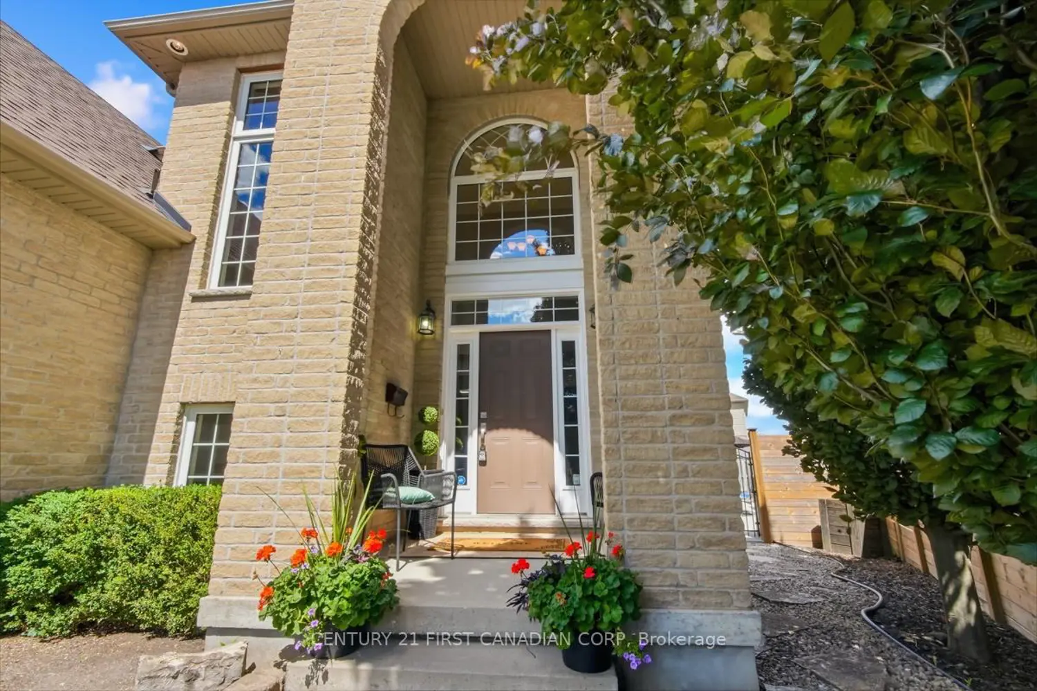 1694 Green Gables Road photo 2