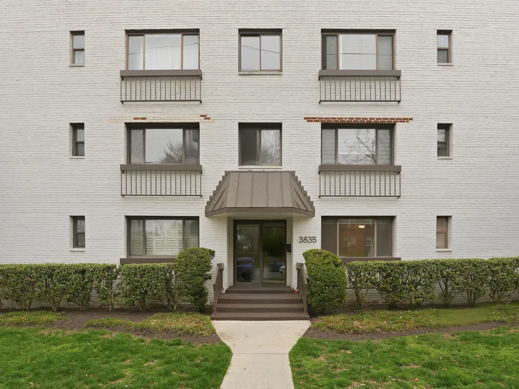 3835 Davis Place NW Unit 2, Washington, DC 20007 photo 2