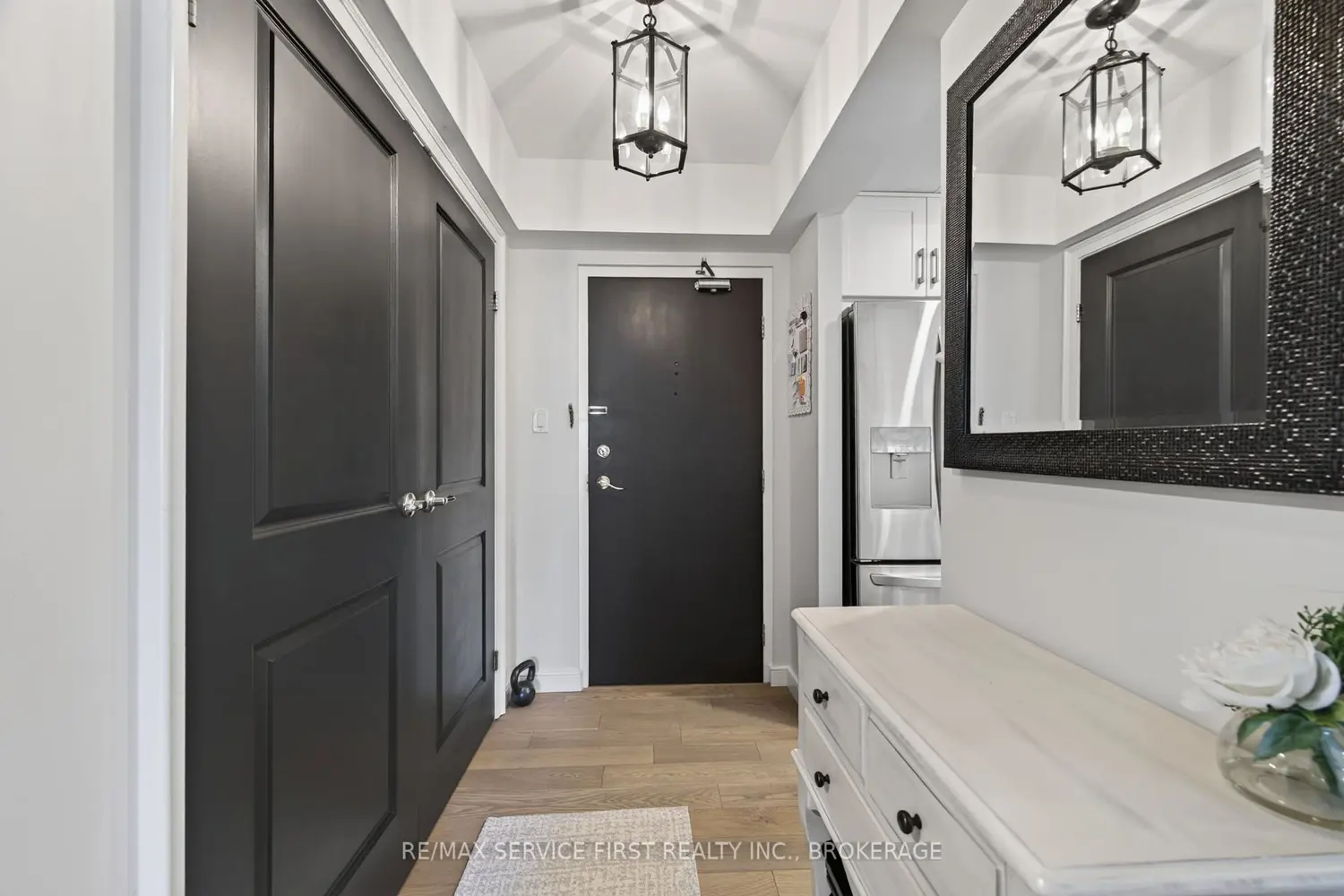 165 Ontario Street 509 photo 3