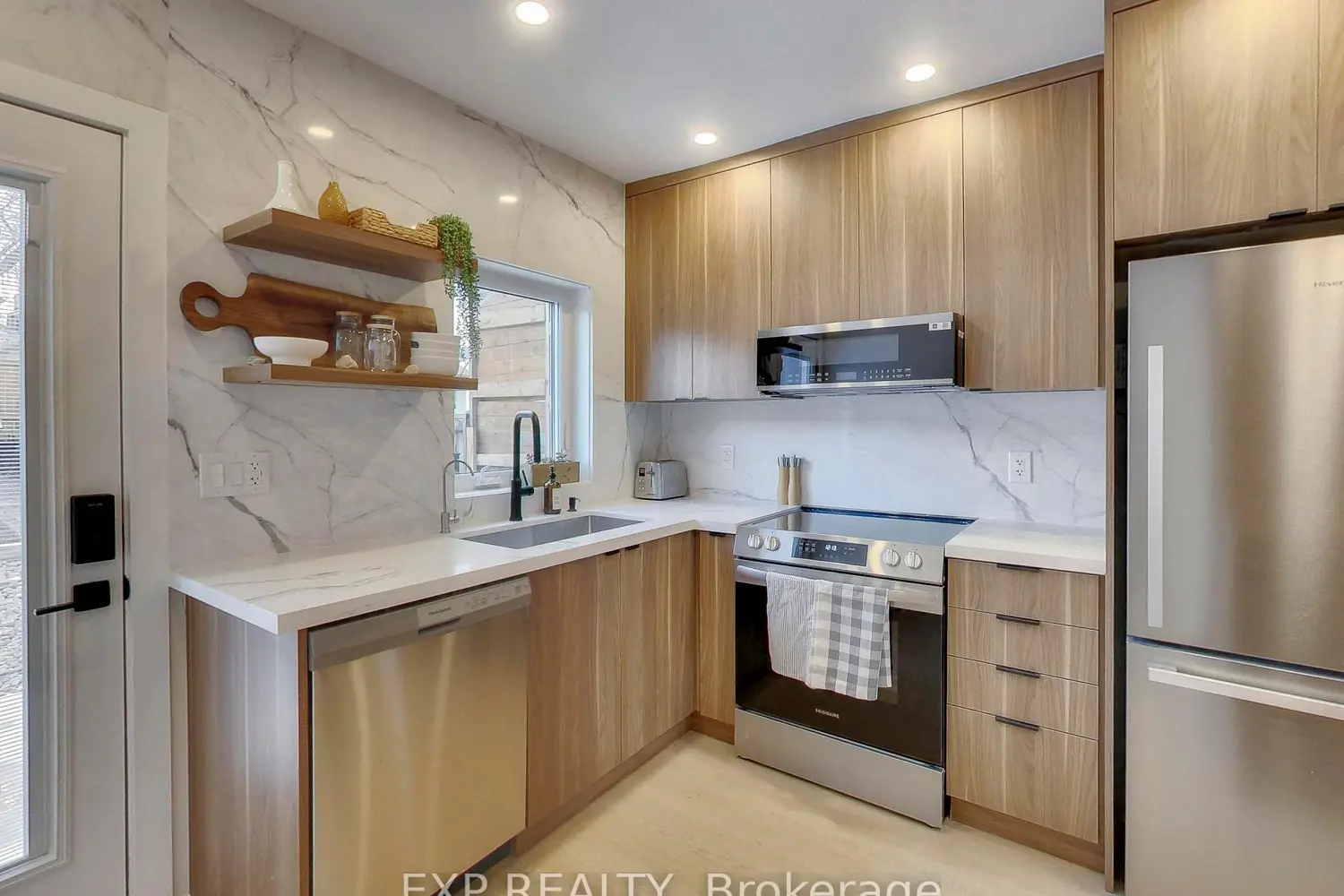 37 Gilbert Avenue photo 4
