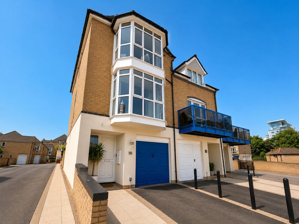 4 bed town house for saleAtlantic Close, Ocean Village, Southampton SO14