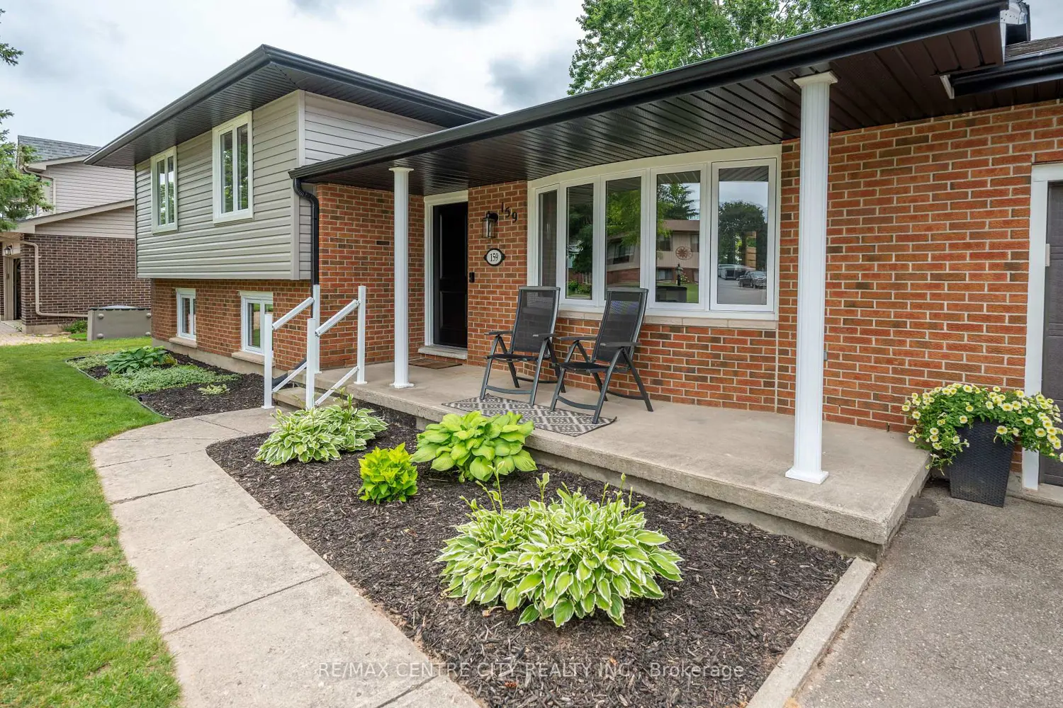 159 Sherwood Crescent photo 2