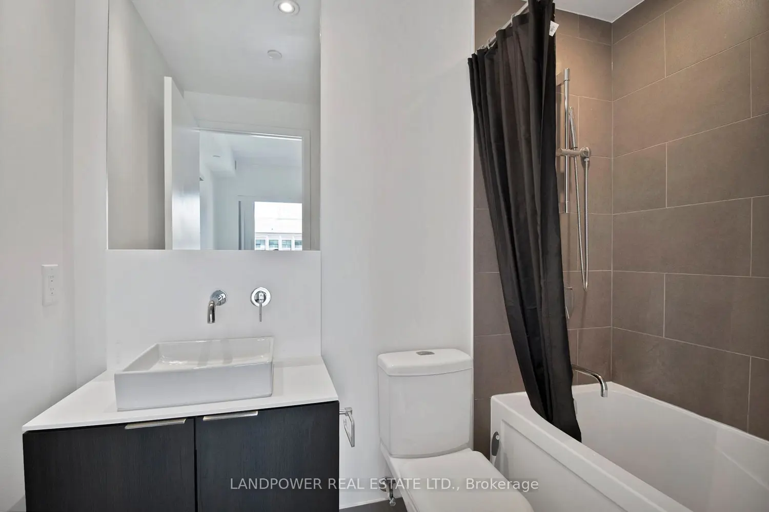 159 Dundas Street 1107 photo 4