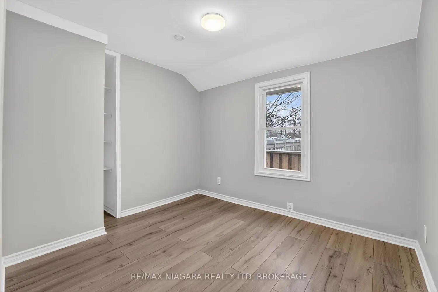 40 Longtent Avenue photo 5