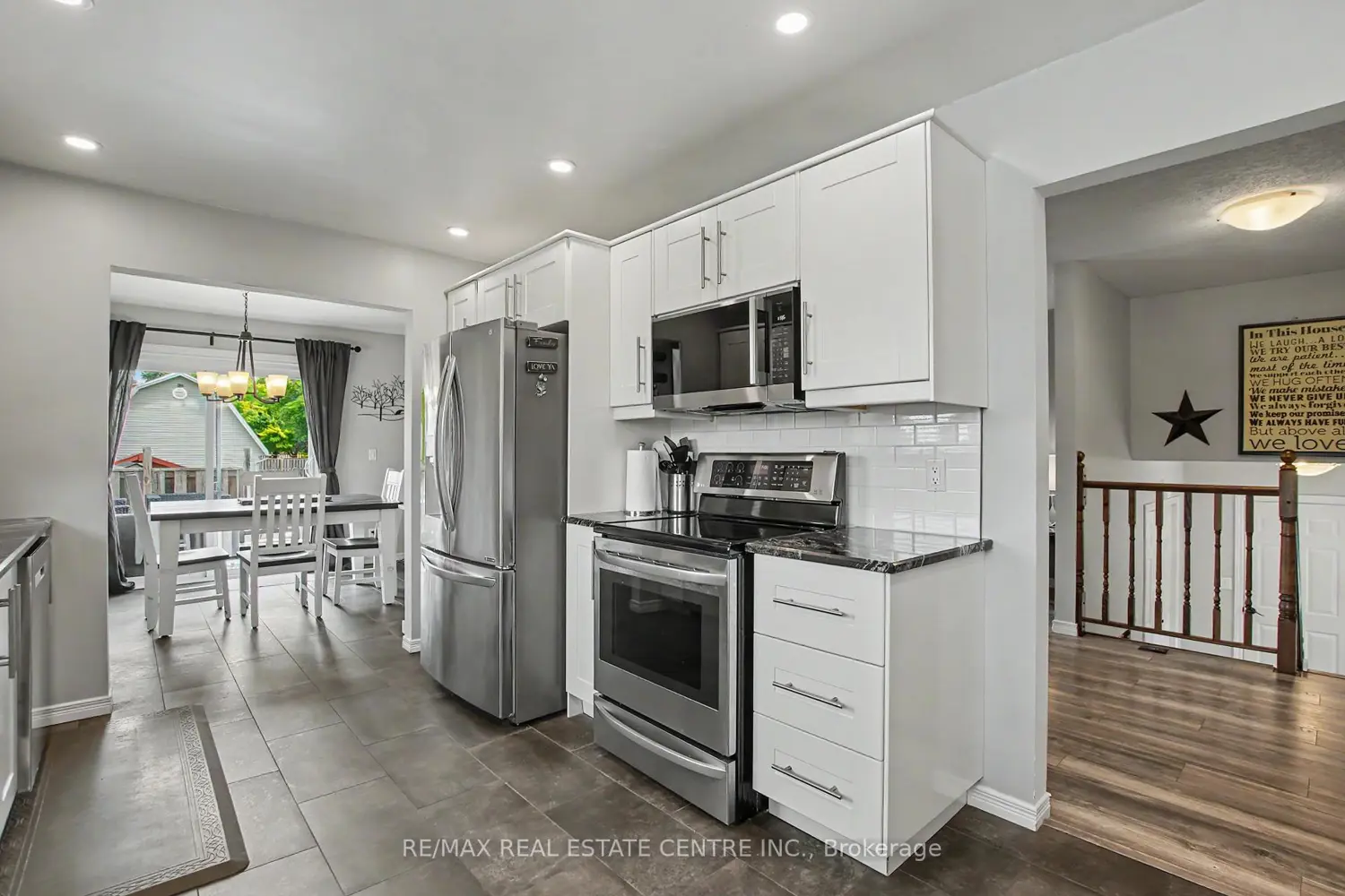 1045 Queens Bush Road photo 5