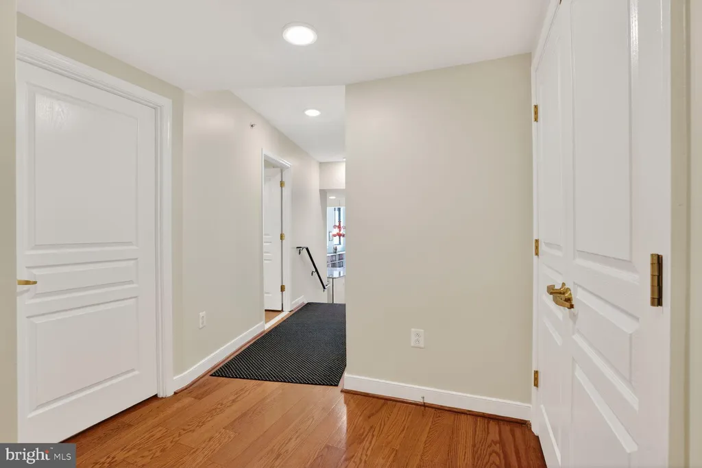 631 D Street NW Unit 231, Washington, DC 20004 photo 2