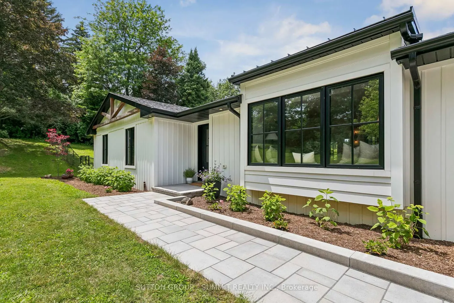 1315 Britannia Road photo 3
