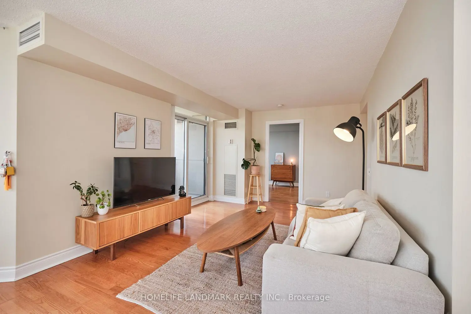 15 Northtown Way 2119 photo 3