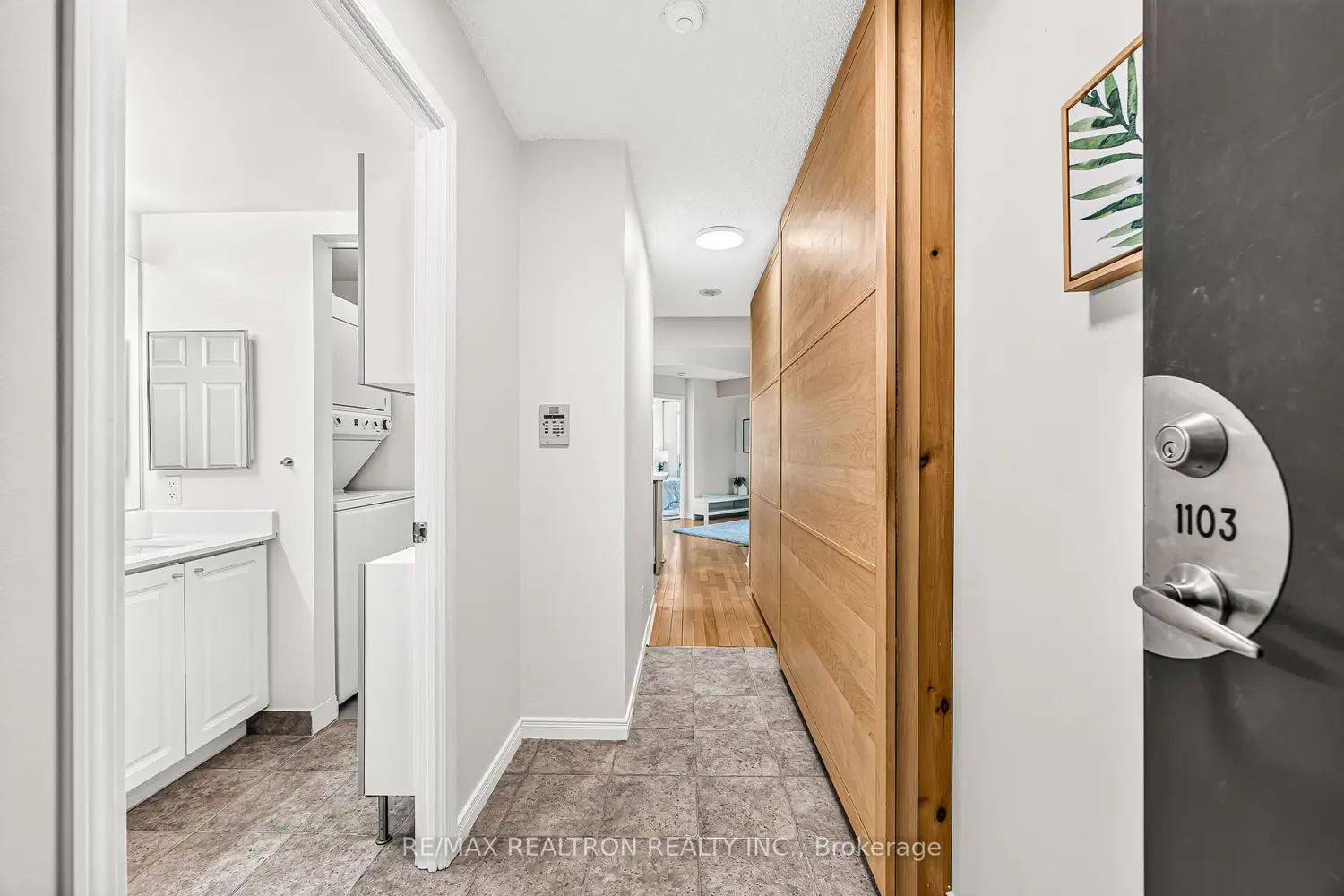 28 Harrison Garden Boulevard 1103 photo 3