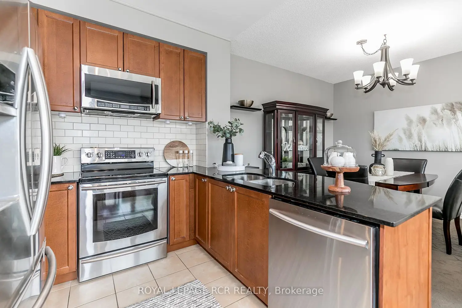 699 Aberdeen Boulevard 608 photo 3