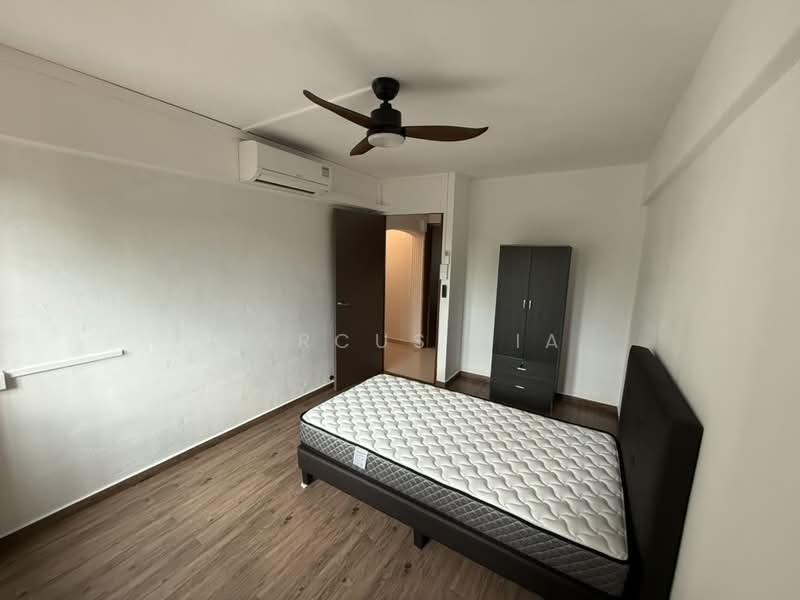 737 Yishun Street 72 photo 4