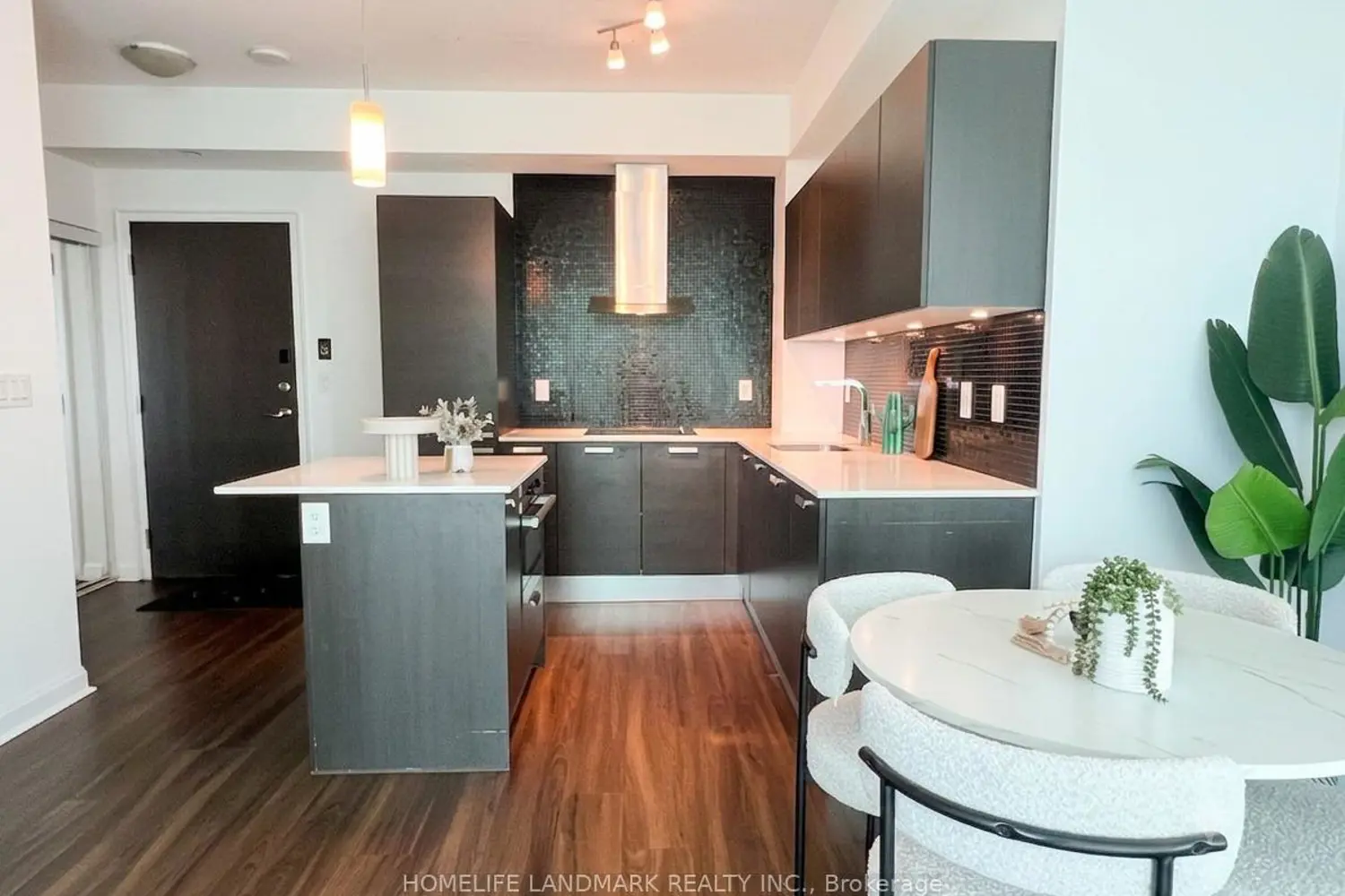 11 Bogert Avenue 2601 photo 2