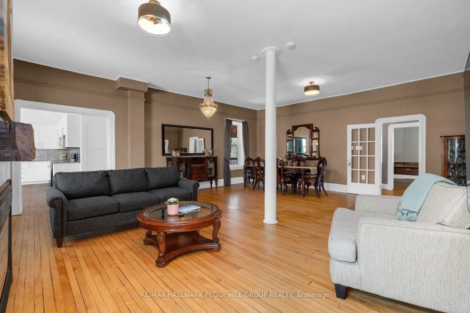 1002 Cowbell Lane photo 3