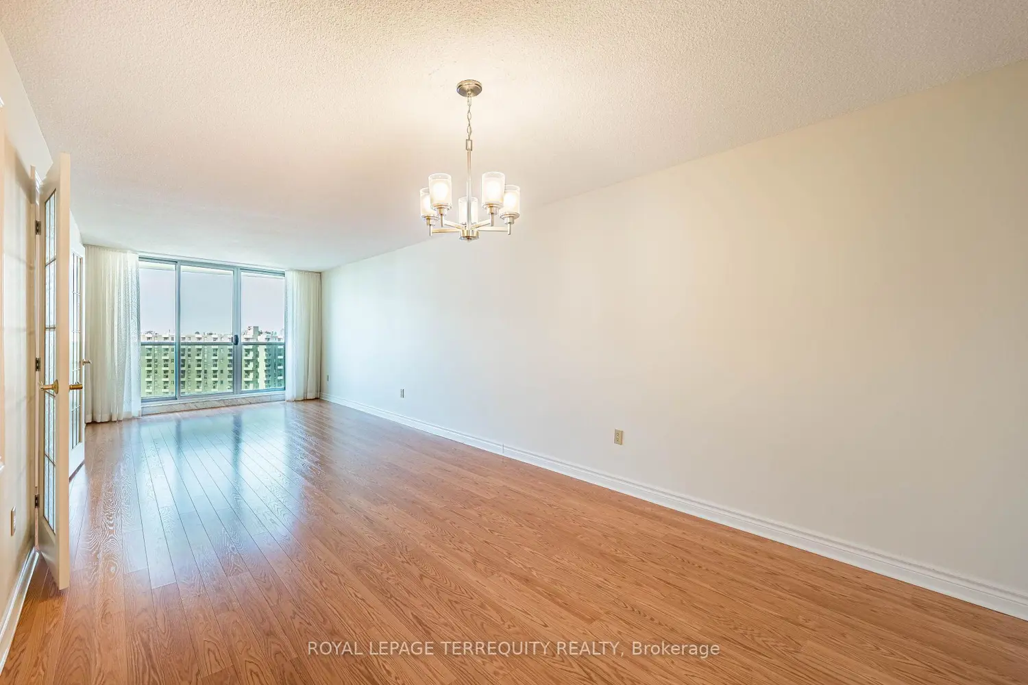 812 Burnhamthorpe Road 1809