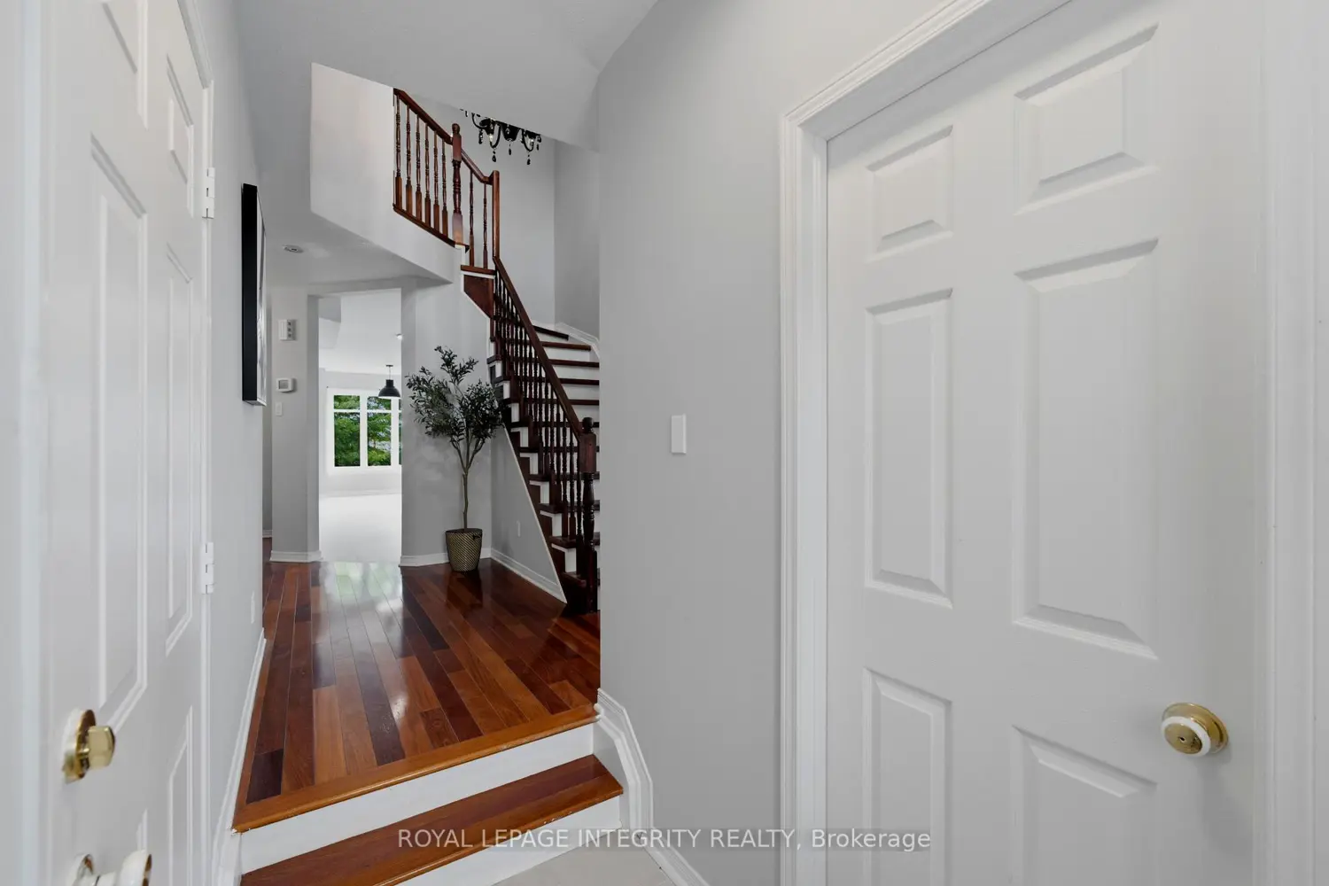 160 Deercroft Avenue photo 4