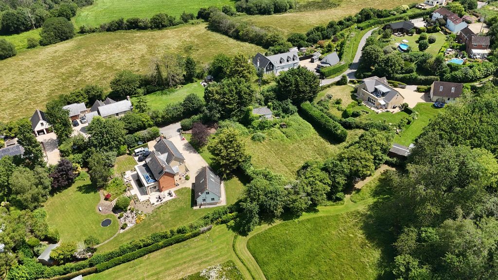 Land for saleGreenhill, Royal Wootton Bassett SN4