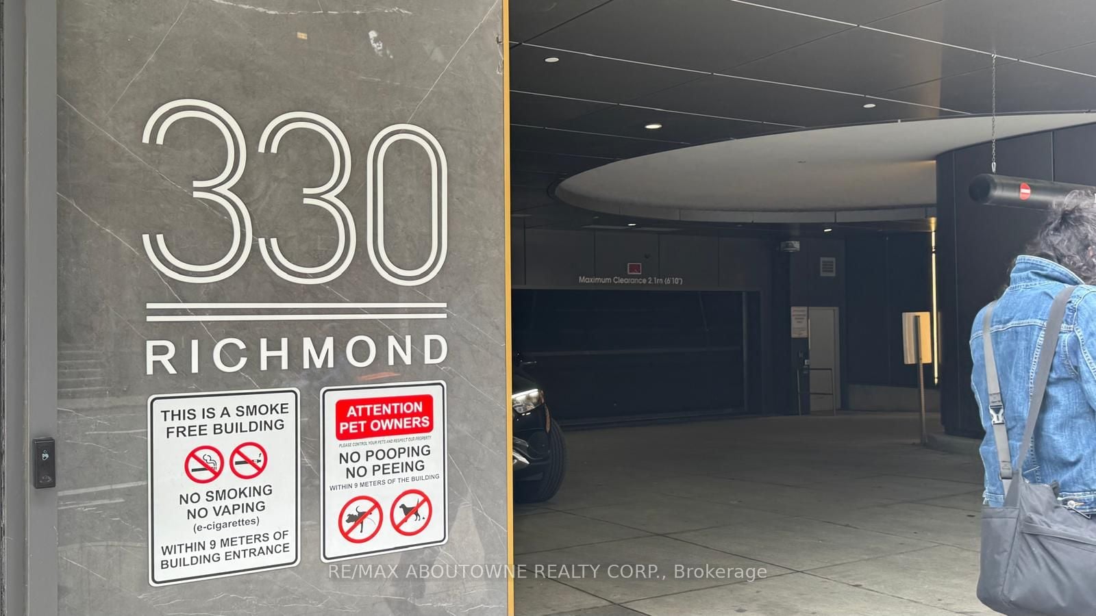 330 Richmond Street W, Toronto, ON, M5V 0M4