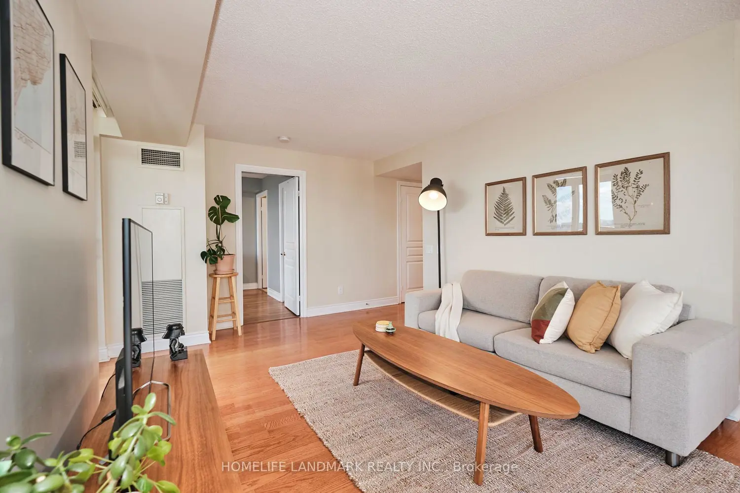15 Northtown Way 2119 photo 5