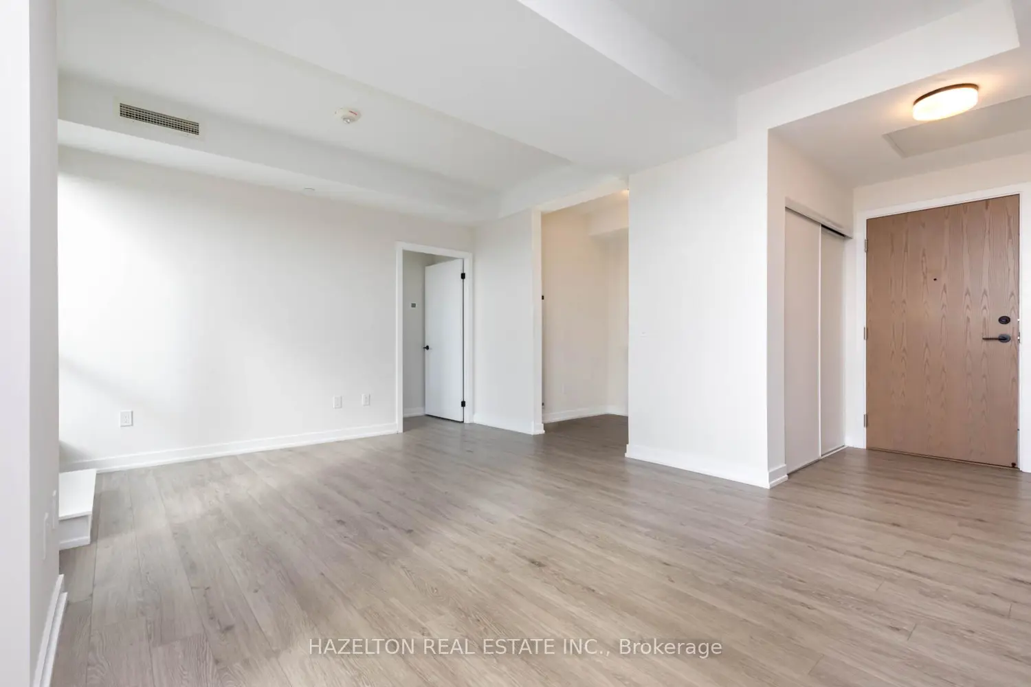 2300 St Clair Avenue 905 photo 3
