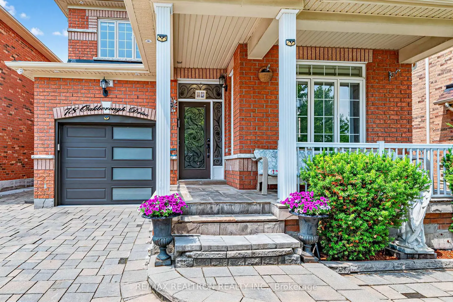 78 Oakborough Drive photo 3