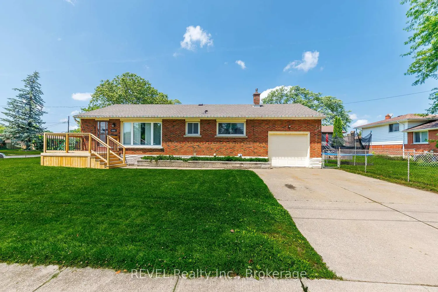 6945 Douglas Street photo 2