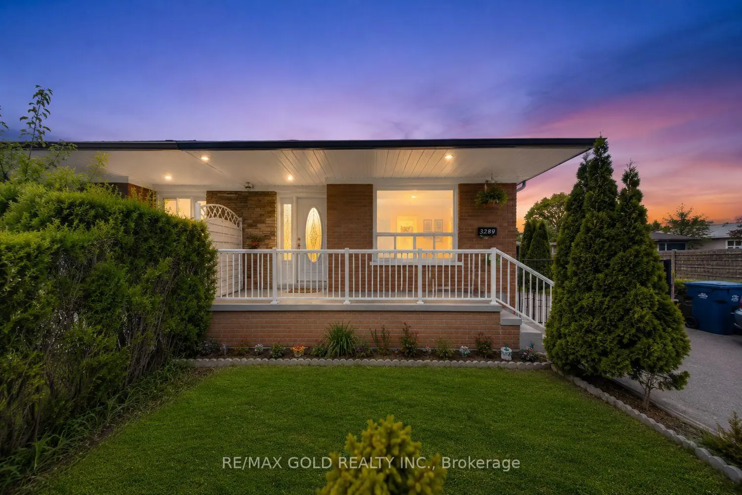 3289 Victory Crescent
