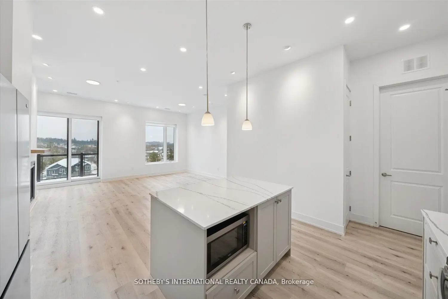 19A West Street Penthouse 1 photo 2