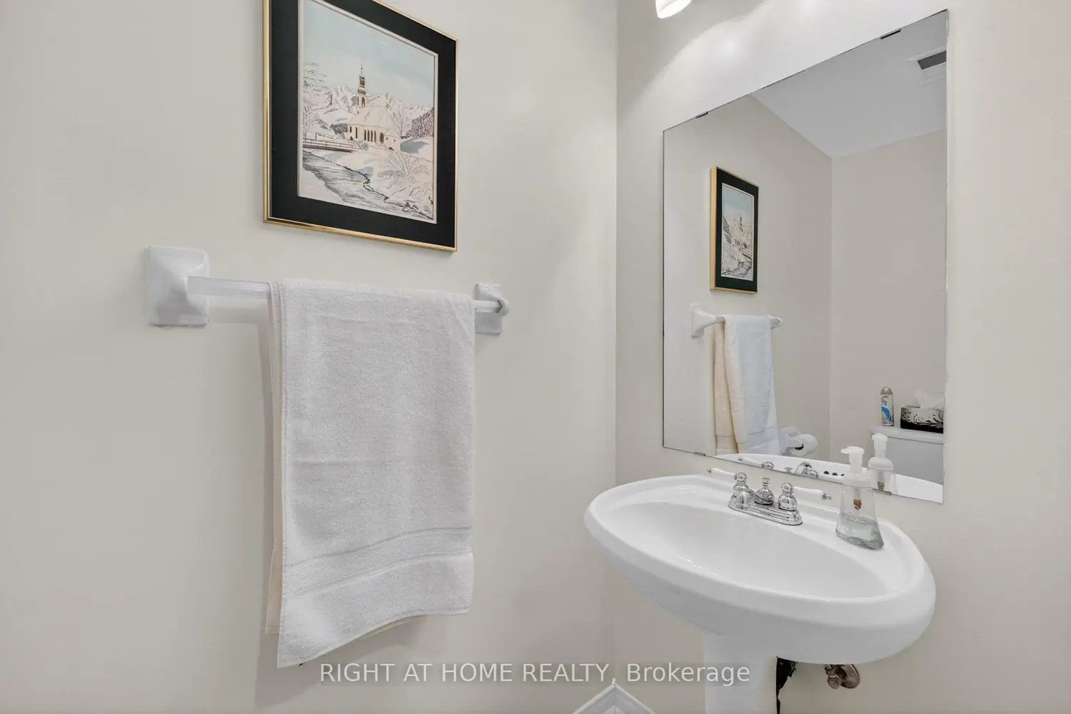 1480 Britannia Road 24 photo 3
