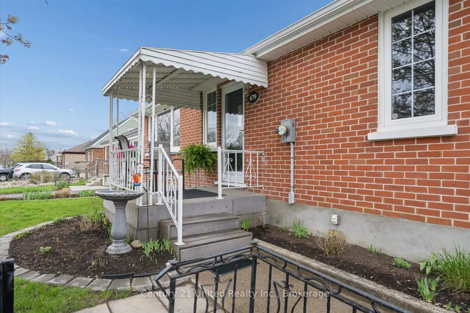 679 Bellaire Street photo 4