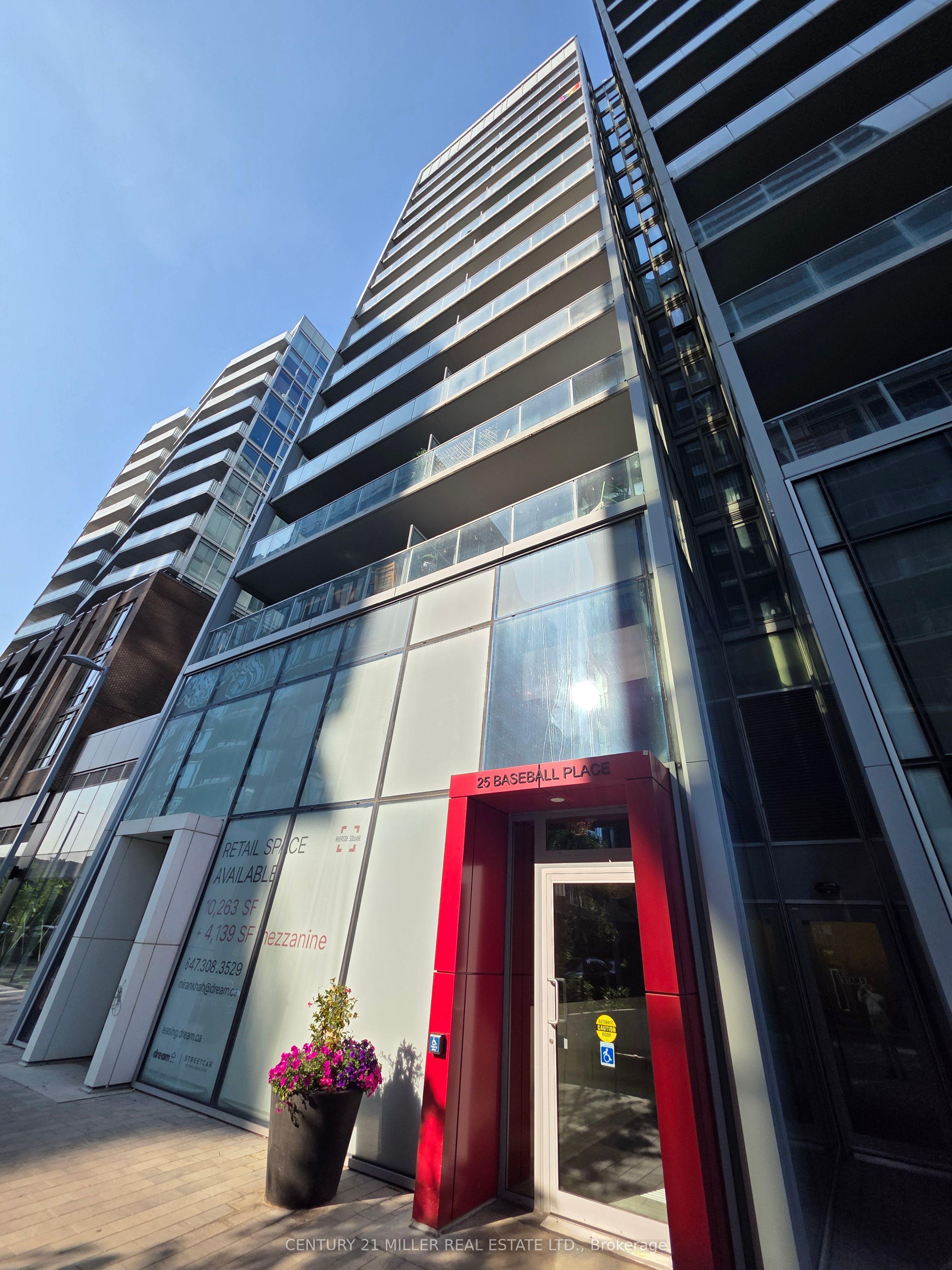 303-25 Baseball Place, Toronto, ON, M4M 0E7 photo 3