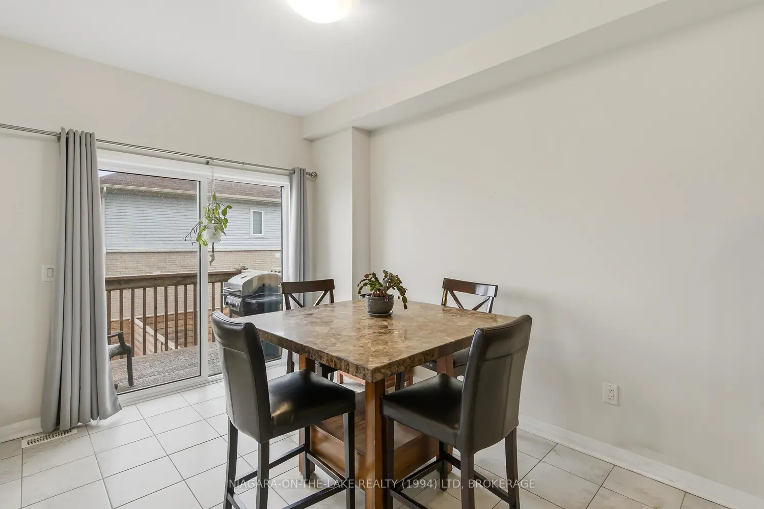 4018 Fracchioni Drive photo 5