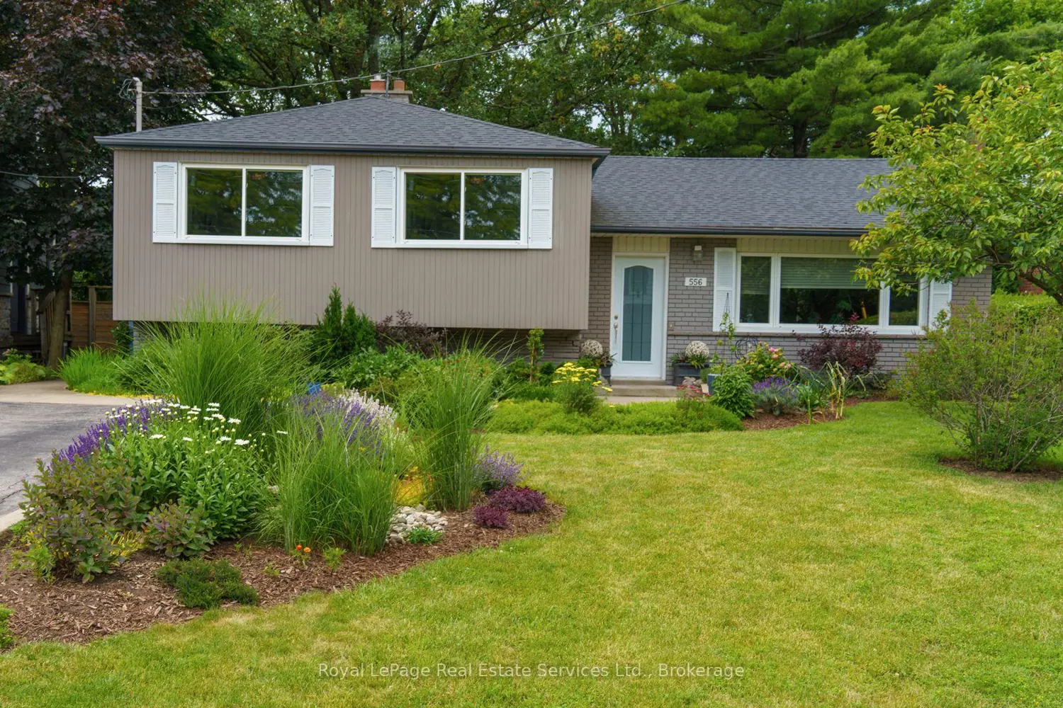556 Trafford Crescent