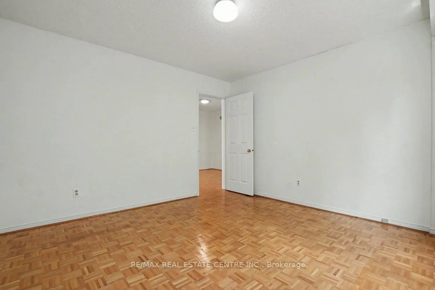 68 Moorehead Crescent photo 4