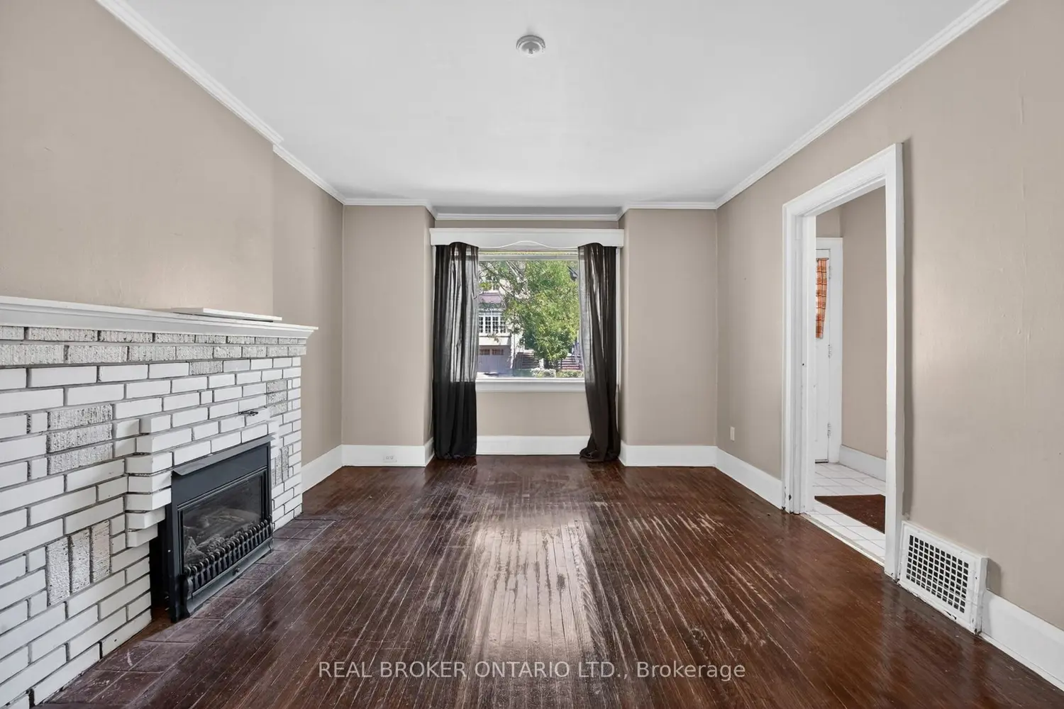 271 Manor Road photo 3