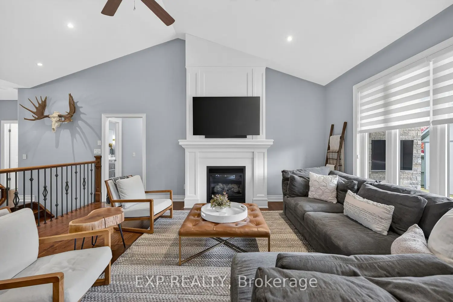 8736 Angie Drive photo 3