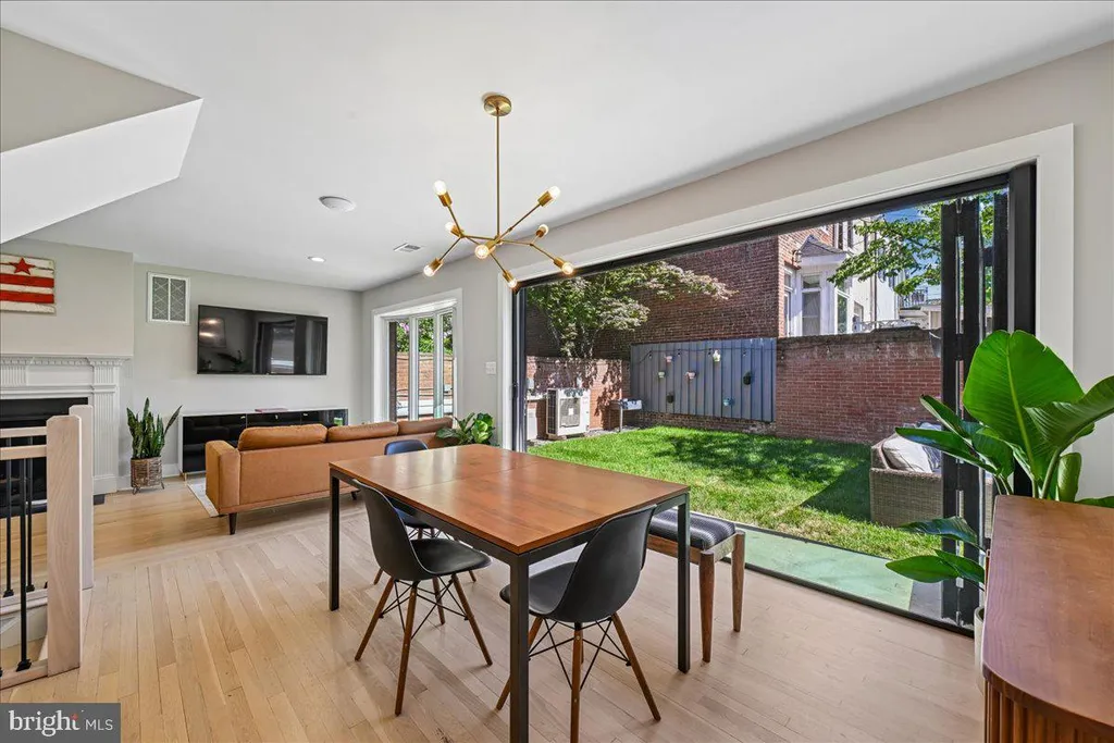 655 E Street SE, Washington, DC 20003 photo 5