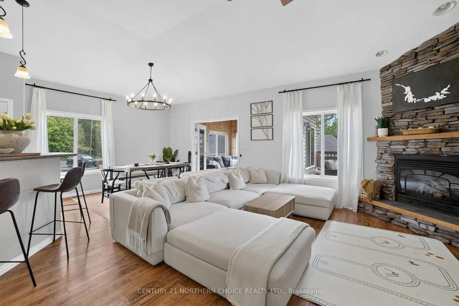 1221 River Drive photo 5