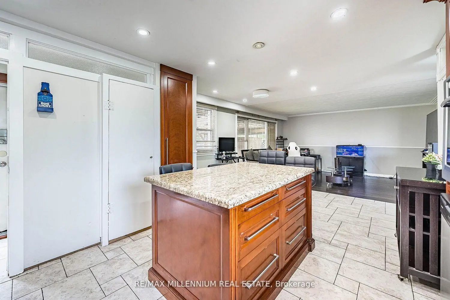 271 Thistle Down Boulevard photo 5