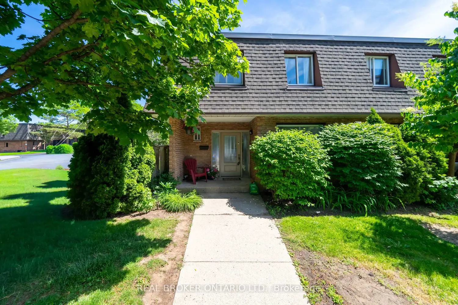 684 Dynes Road 1