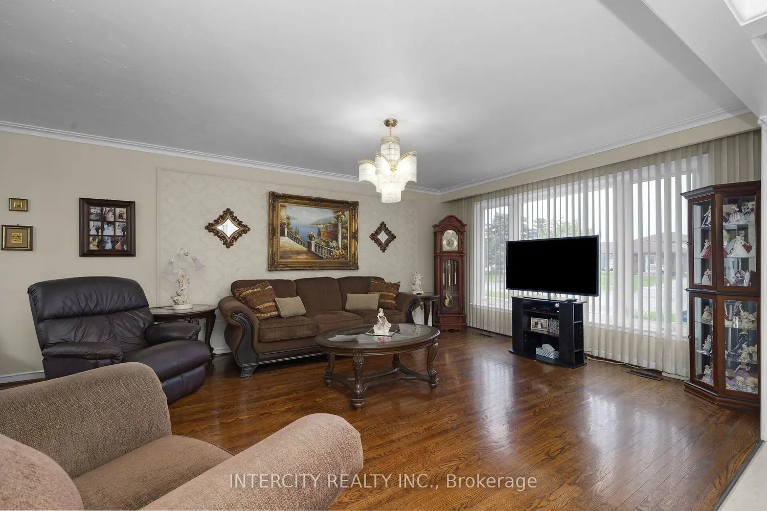 7279 Vernor Drive photo 5