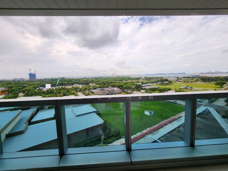 18 Marina Boulevard photo 3