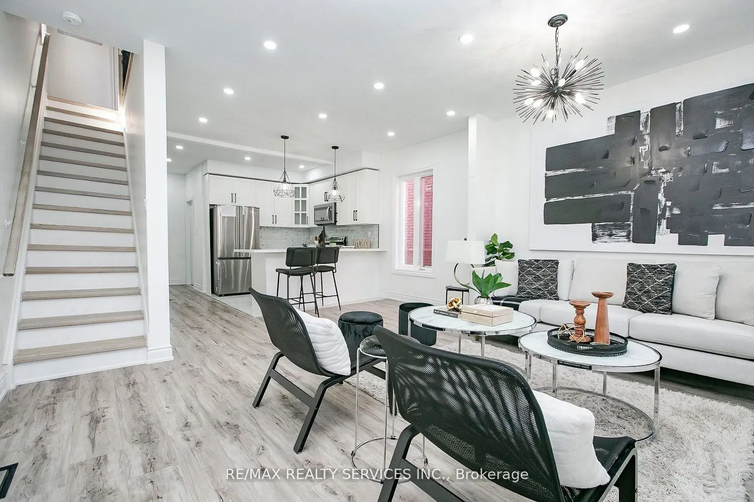 20 Somerset Avenue photo 2