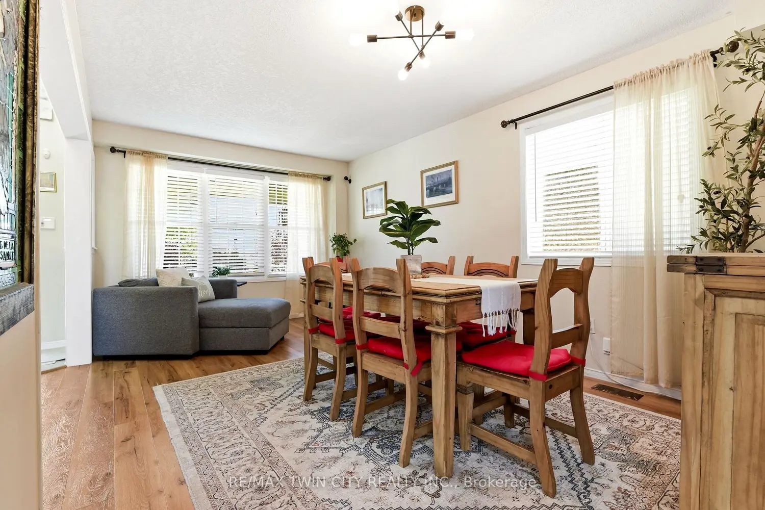 6 Jones Lane photo 2