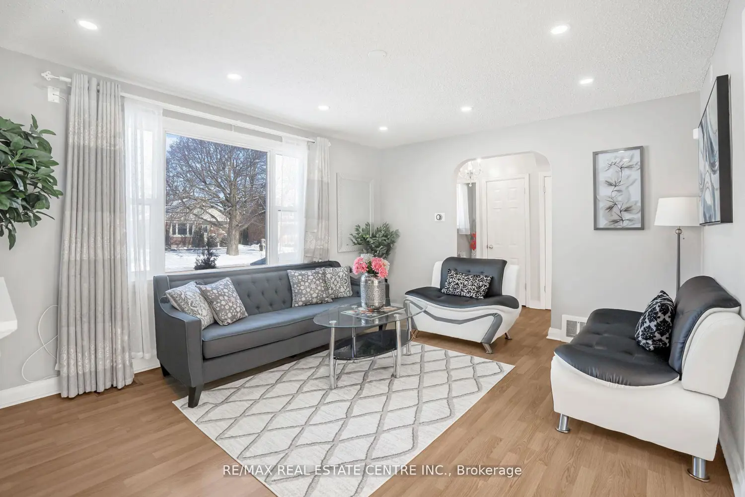 401 Elgin Street photo 4