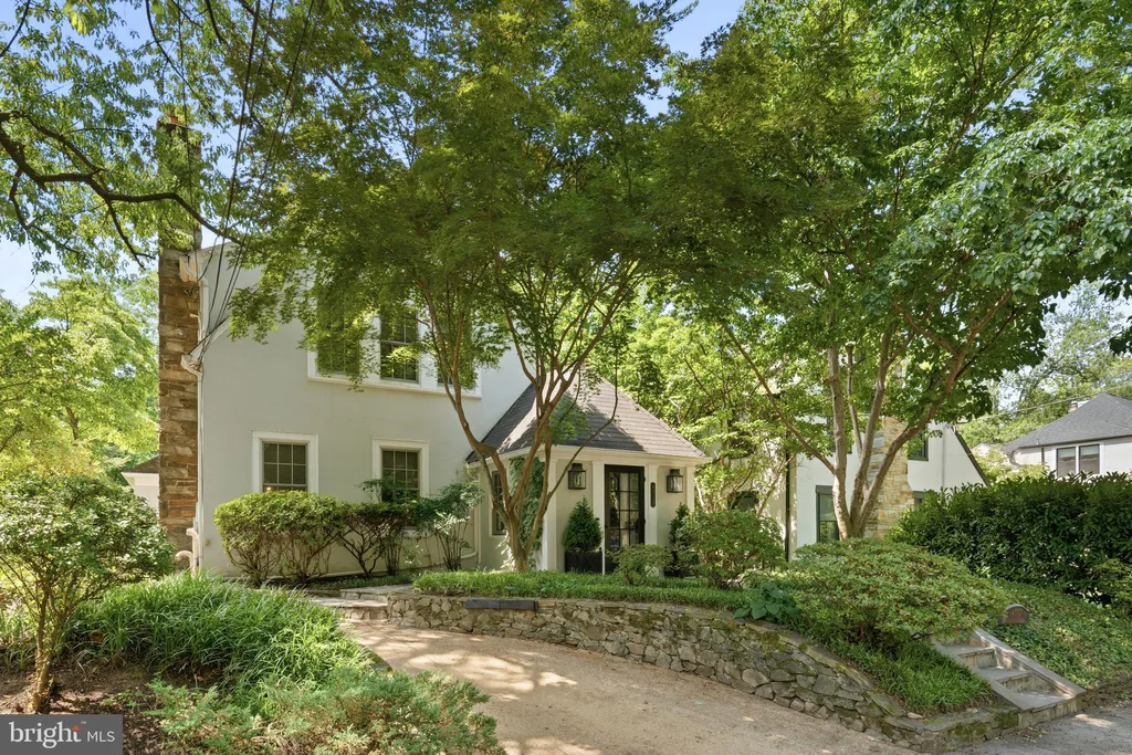 4310 Cathedral Avenue NW, Washington, DC 20016