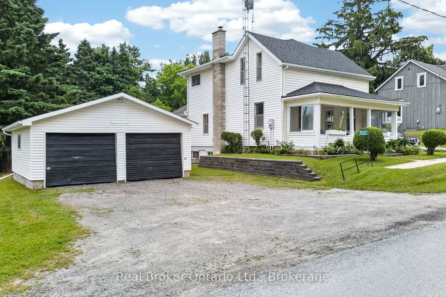 9033 Erin Garafraxa Townline photo 5