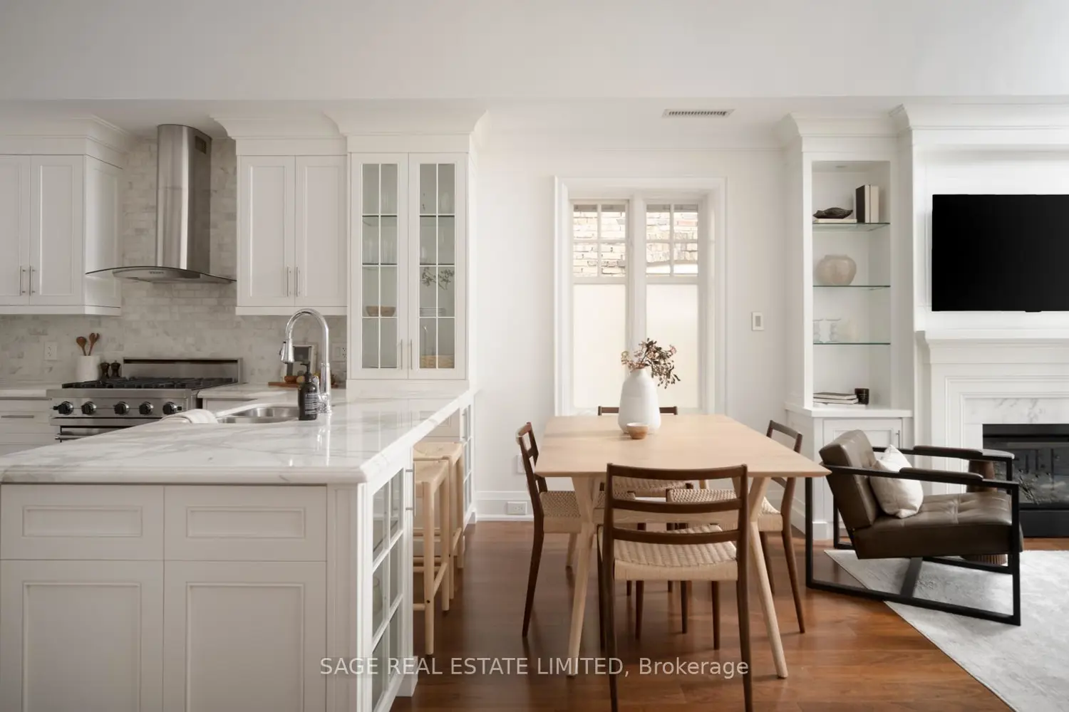 319 Lonsdale Road 3D photo 3
