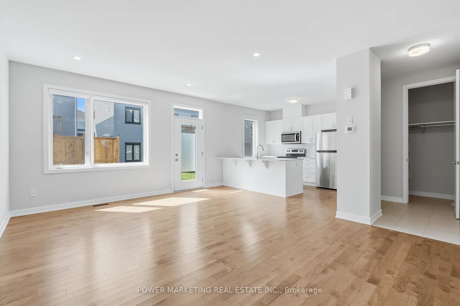 448 Epoch Street photo 5