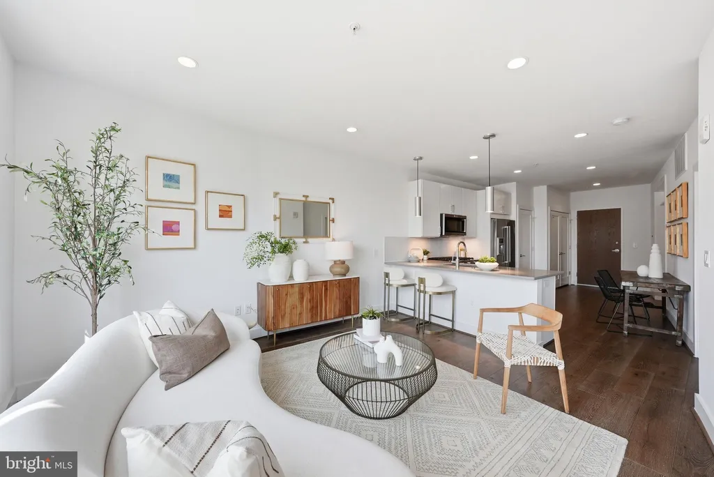 2337 Champlain Street NW Unit 305, Washington, DC 20009 photo 4