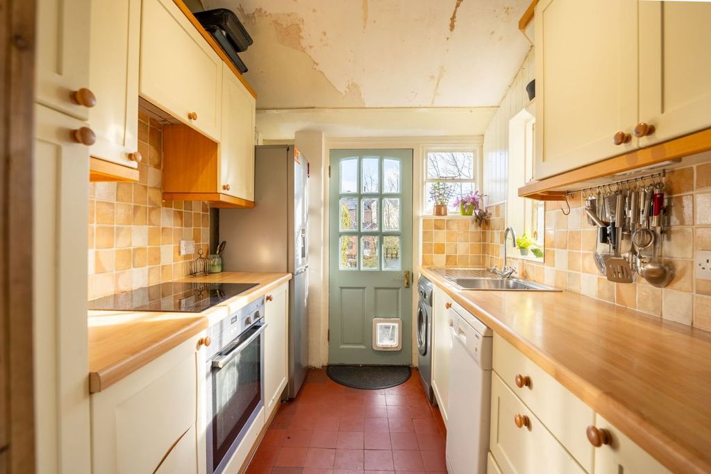 3 bed terraced house for saleThe Postern, Brecon LD3 photo 5